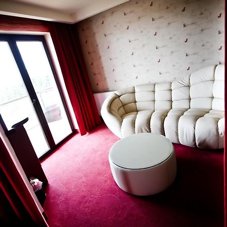 Hotel Rodan Курнік Екстер'єр фото